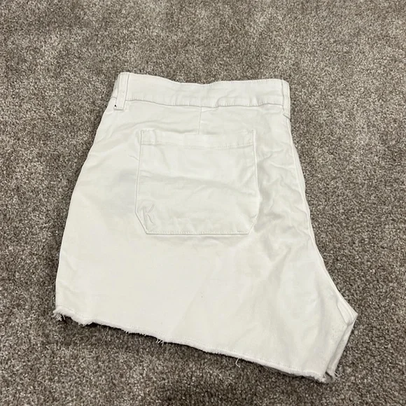 16 Kut shorts - Picture 3 of 3